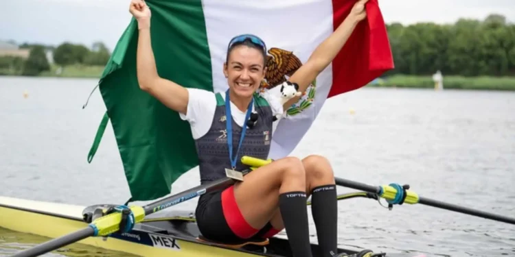 Mexicana Kenia Lechuga gana oro en Copa del Mundo de Remo en Italia