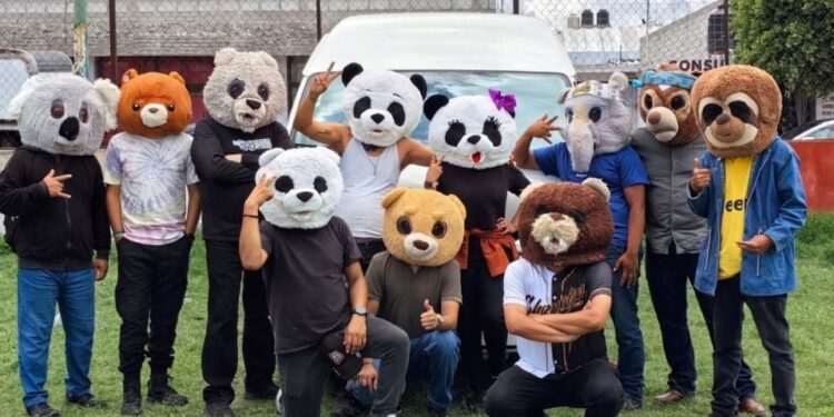 Asaltan al grupo musical veracruzano «Los Cumbiosos» en carretera en Puebla; les robaron todos sus instrumentos