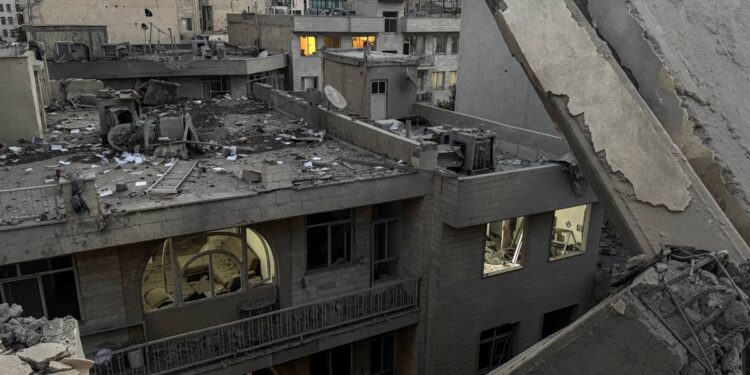 Israel afirma que eliminó a nueve científicos nucleares iraníes en ataques del viernes