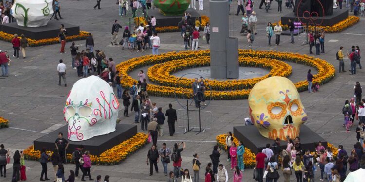 Abren convocatoria para diseñar la Ofrenda Monumental del Zócalo 2025