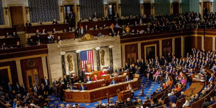 Senado de EU aprueba el ‘gran y hermoso’ plan fiscal de Trump; lo turna a la Cámara Baja