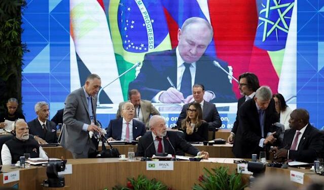 Putin dice que la globalización liberal se está quedando obsoleta