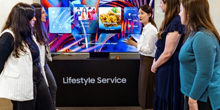 Samsung presenta innovaciones en IA para pantallas, barras de sonido y monitores en el 2025 LATAM Visual Display Seminar