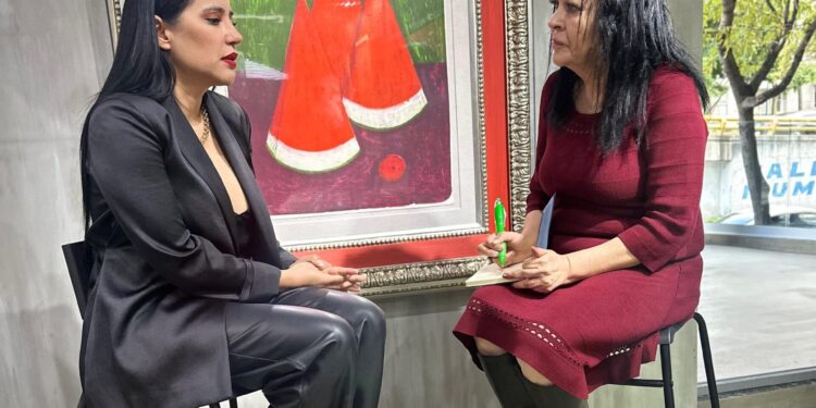 Sandra Cuevas frente al espejo