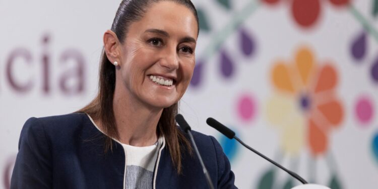 “Es muy difícil que se deje de exportar jitomate”: Sheinbaum, sobre arancel del 17%