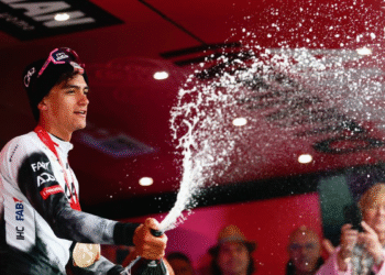 Isaac del Toro gana la cuarta etapa y se convierte en el nuevo líder del Tour de Austria 2025