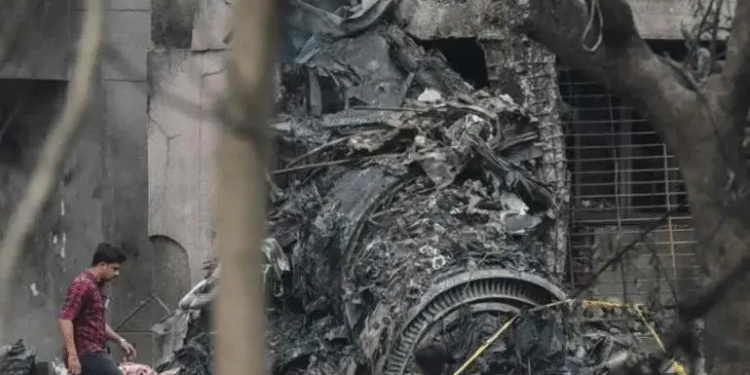 Alerta de seguridad ignorada causaría accidente del vuelo AI171 de Air India