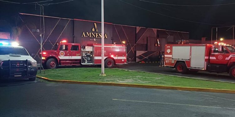 Sujetos armados queman el bar Amnesia en San Luis Potosí