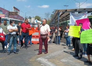 Liberan comerciantes vialidades tras protesta contra ‘abastos populares’