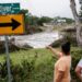 Sube a 59 la cifra de muertos por inundaciones en Texas; buscan a 27 niñas desaparecidas