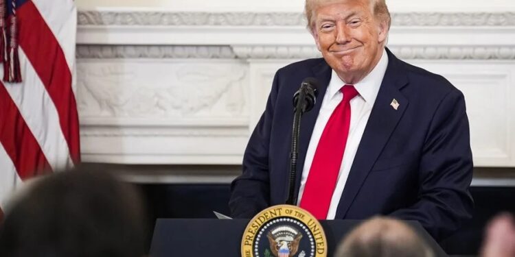 Trump preguntó a Zelenski si puede atacar Moscú o San Petersburgo, según el diario Financial Times