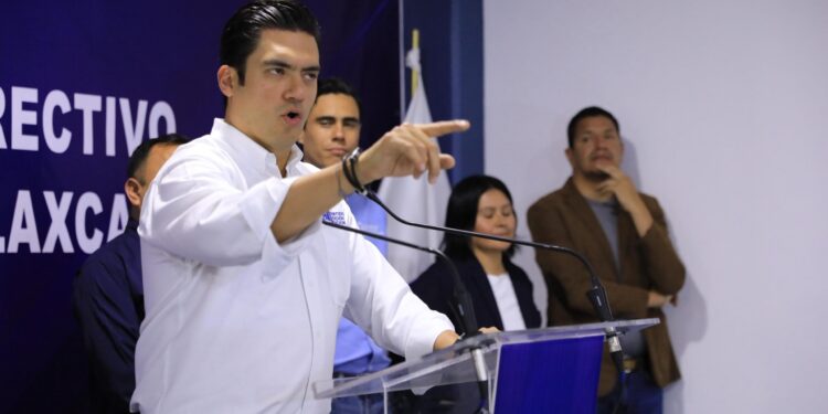 Reforma electoral pondrá en riesgo la democracia: PAN