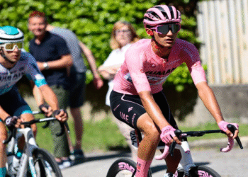 Isaac del Toro entra al Top 10 del ranking UCI