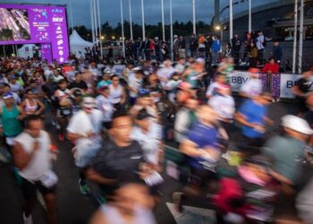 José Frías, el emotivo festejo del primer lugar del grupo de silla de ruedas del XLII Maratón de la Ciudad de México