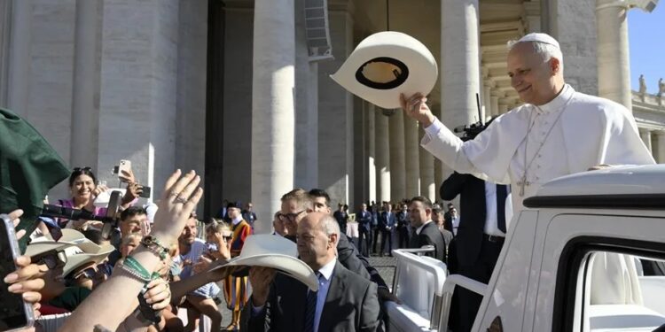El papa León XIV se cita con una multitud de jóvenes en Roma en el acto más esperado del Jubileo