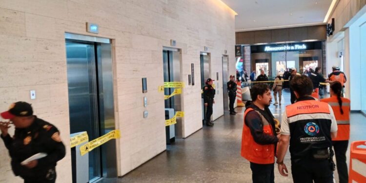Suspenden actividades en Plaza Mítikah tras desplome de elevador