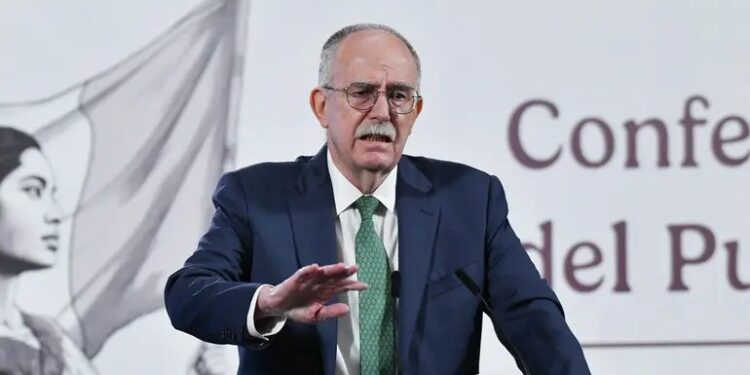 Anuncia gobierno federal decreto para prohibir 35 plaguicidas por ser altamente peligrosos