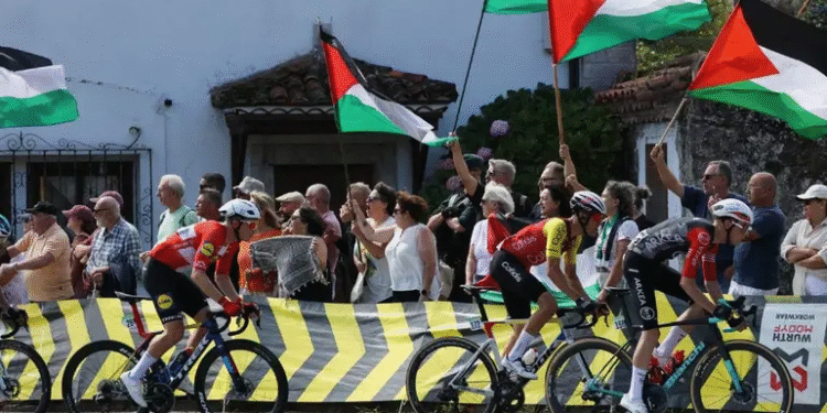 Vuelta a España monta operativo histórico para impedir bloqueos en Madrid