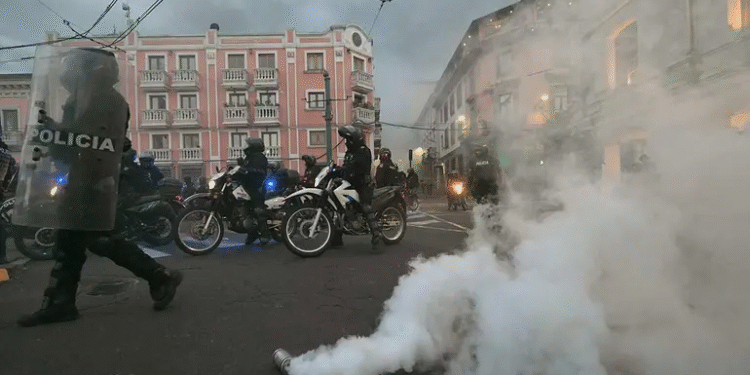 Noboa decreta estado de excepción en Ecuador ante protestas por alza al diésel