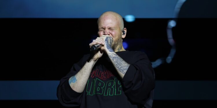 Con mensaje y ritmo, Residente enciende el corazón de la CDMX