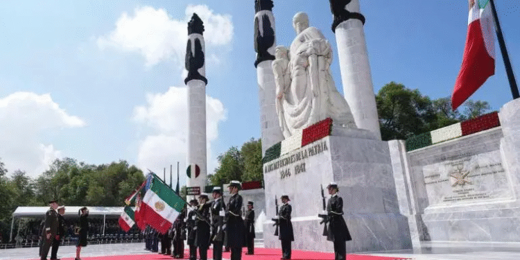 México inicia sus fiestas patrias con reivindicación de las mujeres