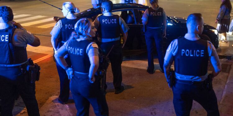 Redadas migratorias espantan a trabajadores y clientes de restaurantes en Texas