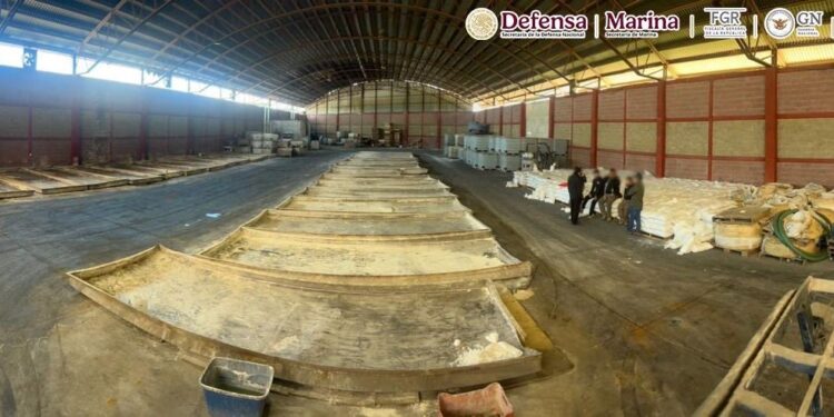 Durango: hallan 7 mil litros de huachicol y químicos precursores en operativo