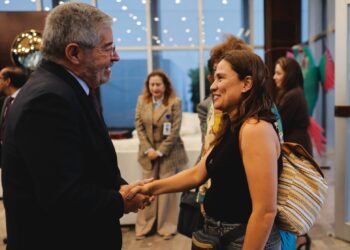 Llegan al AICM 6 mexicanos de la Flotilla Global Sumud