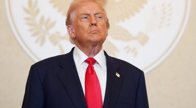 Trump dice que no planea ataques de EU a Venezuela