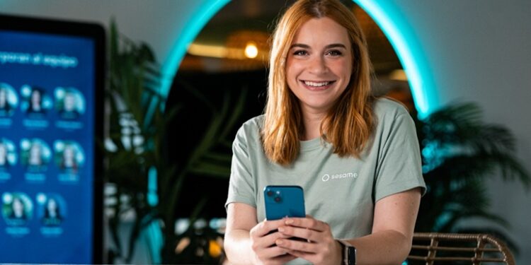 Adiós al reloj checador: Sesame apuesta por un fichaje digital más flexible y seguro
