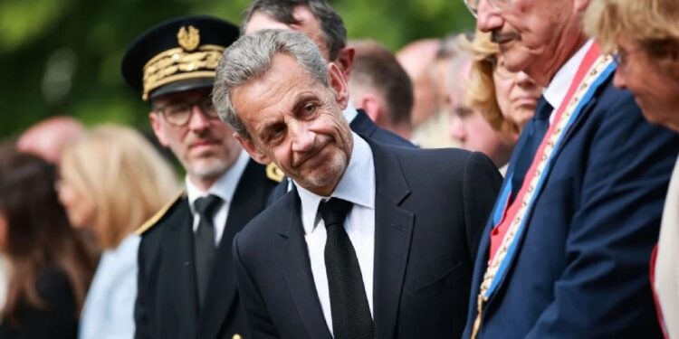 Sarkozy deberá ingresar a prisión la próxima semana para cumplir sentencia por financiar campaña con dinero de Gadafi