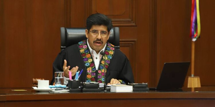 Ministro presidente de la SCJN critica retroactividad en reforma a Ley de Amparo
