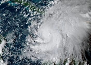 Huracán Melissa alcanza categoría 4 sin peligro para México