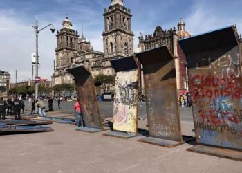 Vallas en Palacio Nacional son para proteger el recinto y evitar violencia: Sheinbaum