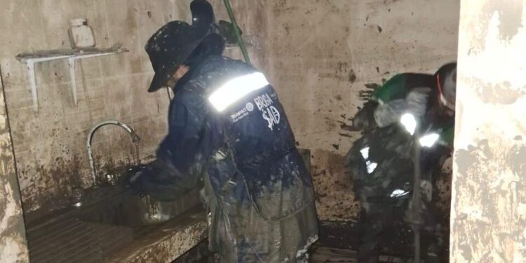 Junior H transforma la admiración en ayuda real y moviliza brigadas solidarias en Poza Rica