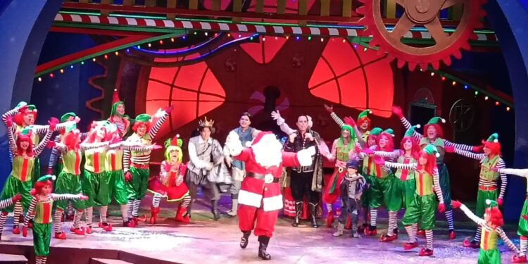 La villa de Santa Claus vuelve a encender la magia en una alfombra roja de estrellas