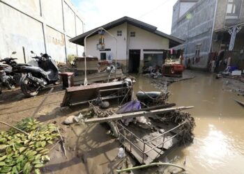 Más de 700 fallecidos y medio millar de desaparecidos por las inundaciones en Indonesia