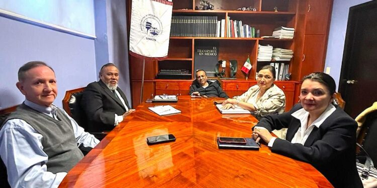 Vecinos y controladores aéreos solicitan a SENEAM incluir a la sociedad en el rediseño de rutas en el Valle de México