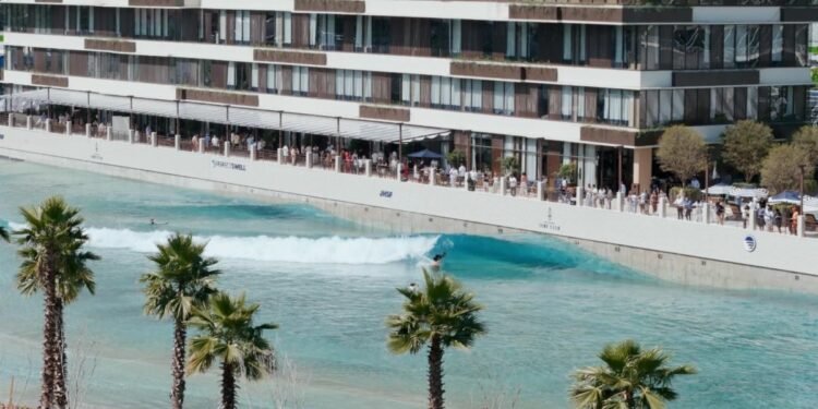 AWM cierra 2025 con múltiples inauguraciones de grandes recintos de surf