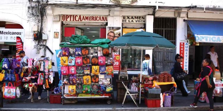 Comercio formal aporta 75 de cada 100 pesos al PIB en 2024; informalidad contribuye con 25