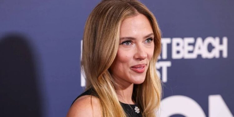 De Marvel a DC: Scarlett Johansson podría estar en la secuela de «The Batman»