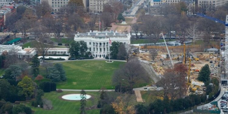 Clasifican la construcción del salón de baile en la Casa Blanca como asunto de seguridad nacional