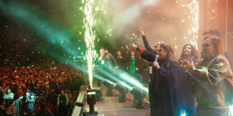 Mega fiesta electrónica de Año Nuevo CDMX en Reforma reúne a más de 250 mil personas