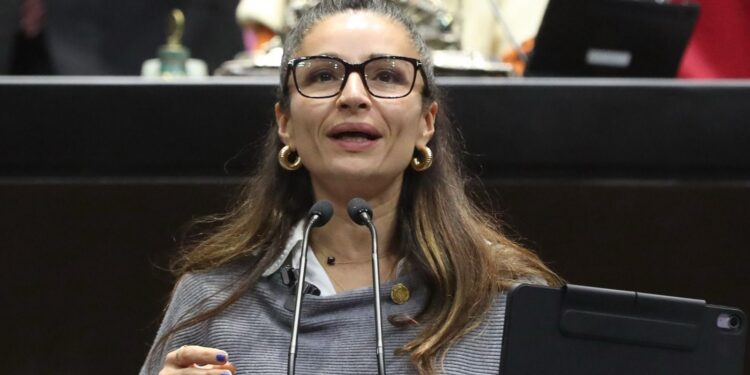 Plantean prohibir producción y comercialización de fuegos artificiales que contengan fósforo blanco