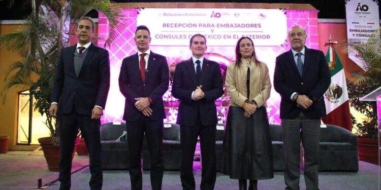Nuevo León fortalece su proyección internacional en recepción con embajadores y Cónsules de México