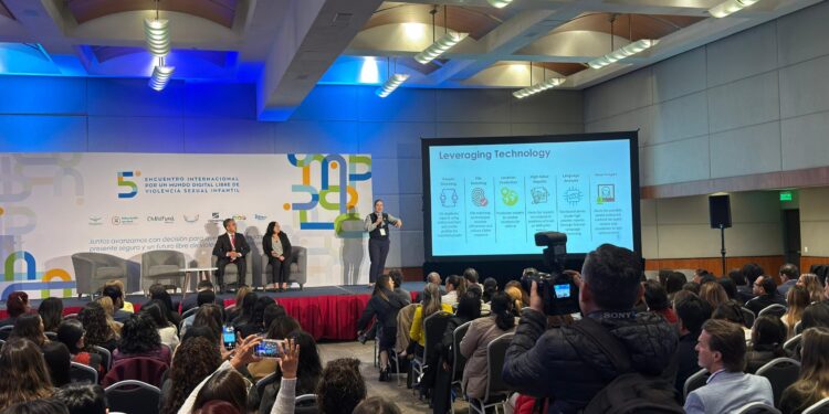 Expertos analizan cómo frenar violencia sexual infantil en Internet