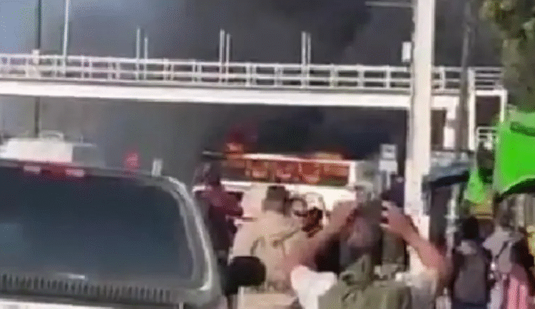 Bloqueos y quema de vehículos en diversas regiones de Jalisco tras operativo federal