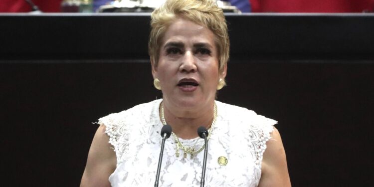 Impulsan iniciativa para que los servicios de salud se brinden con el apoyo de traductores indígenas