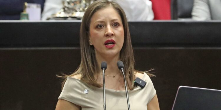 Proponen que hijas e hijos adoptivos de militares tengan los derechos y beneficios previstos en la ley