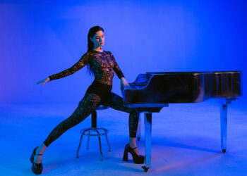 Francisca Valenzuela firma con Believe para lanzar su próxima era